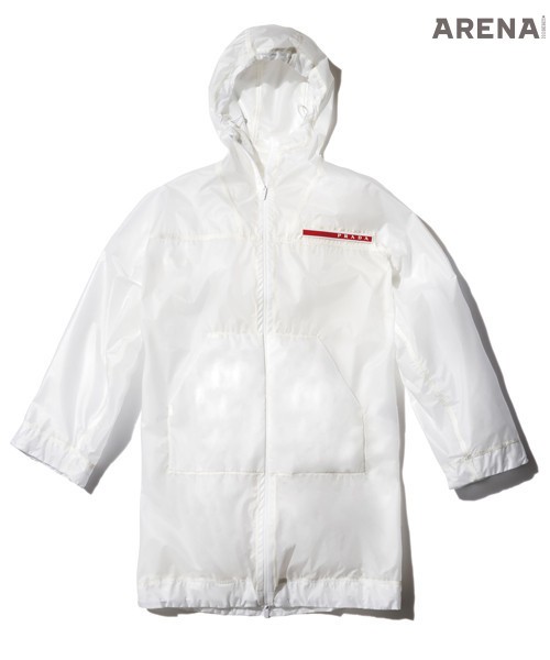 방수 및 방풍 기능이 뛰어난 3중 마이크로 립스톱 레인코트 가격미정 프라다 제품.