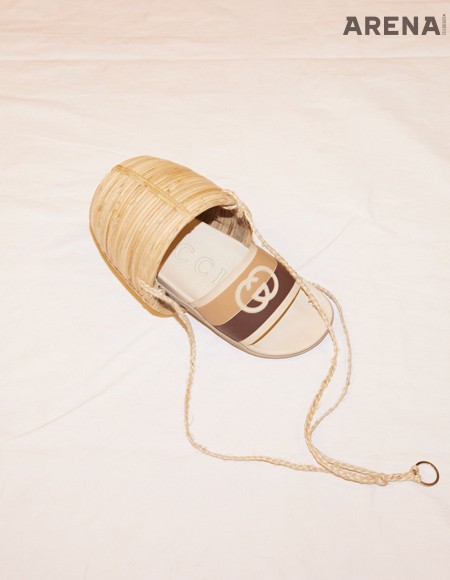 라탄 소재 행잉 바스켓 1만9천9백원 에이치앤엠 홈, 로고 프린트 러버 슬라이드 49만원 구찌 제품.