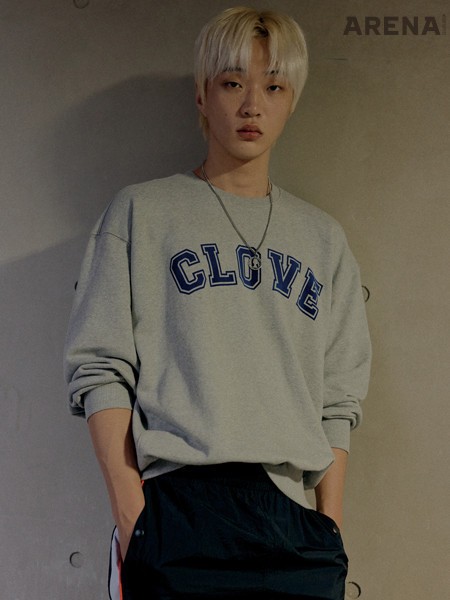 그레이 맨투맨 가격미정 클로브, 조거팬츠 8만9천원 언더아머 제품. 