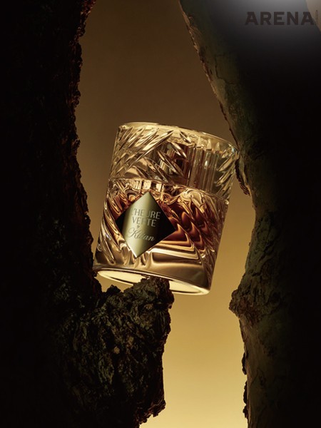 독특한 파촐리와 땅 내음이 가득 스며든 베티버, 샌들우드의 우디한 향이 조화를 이뤄 풍성하고 강렬한 향을 남기는 루흐 베르트 50mL 27만원대 킬리안 제품.