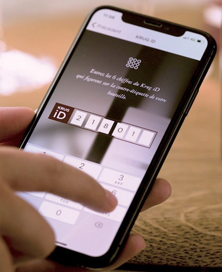 크루그 홈페이지나 크루그 앱 내 전용 섹션에서 크루그 보틀 뒷면 레이블에 새겨진 6 자리 숫자(크루그 ID)를 입력하면 샴페인에 맞게 페어링된 음악을 무료로 감상할 수 있다. 