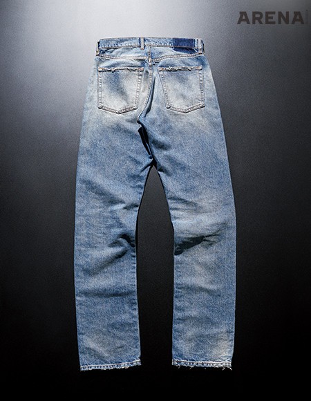 도톰한 소재감의 디스트레스트 워싱 데님 팬츠 가격미정 메종 마르지엘라 제품.