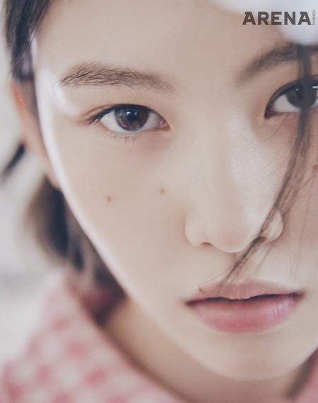 핑크색 깅엄 체크 패턴의 캐시미어 재킷·쇼츠 모두 가격미정 배리 제품. 