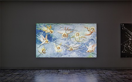 <무제(애도)>
인더스트리얼 프레임리스 LED 라이트박스, 펄 비닐 디지털 프린트, 277x156x10 cm, 2018.