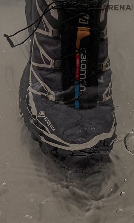 방수 기능이 뛰어난 PFC프리 코어넥스 멤브레인 소재 러닝화 가격미정 살로몬 제품.