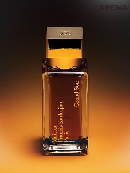 앰버, 우디, 오리엔탈 향기를 균형 있게 조합해 매혹적인 파리의 밤을 그린 그랑 수와 35mL 19만8000원 메종 프란시스 커정 제품.