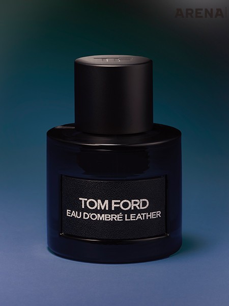 생강과 고수, 카르다몸의 이국적인 향취와 부드러운 바닐라, 옅은 가죽 향이 관능적으로 어우러진 오 드 옴브레 레더 EDT 50mL 19만9000원 톰 포드 제품.