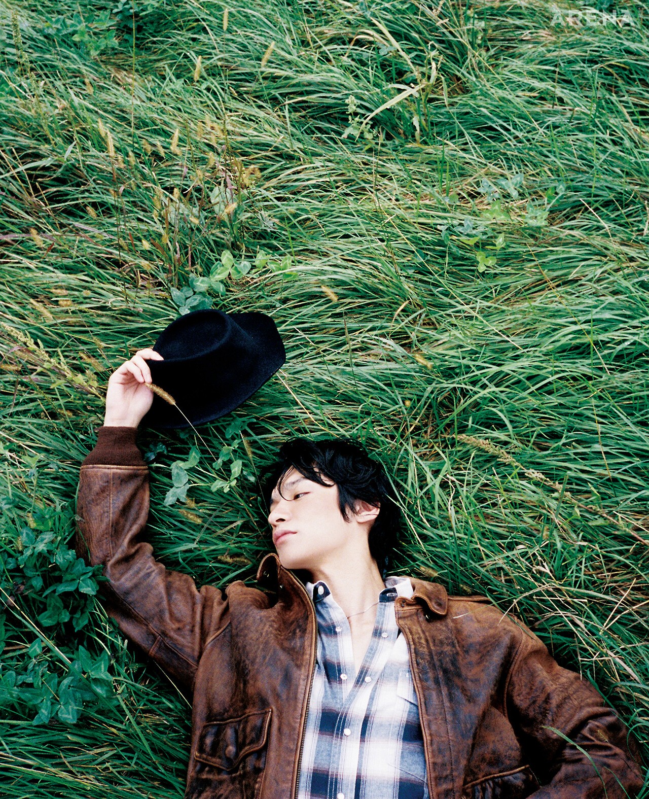 가죽 플라이트 재킷 199만원 폴로 랄프 로렌, 옴브레 체크 셔츠 가격미정 파프제이, 페도라 해트 가격미정 로로피아나 제품.