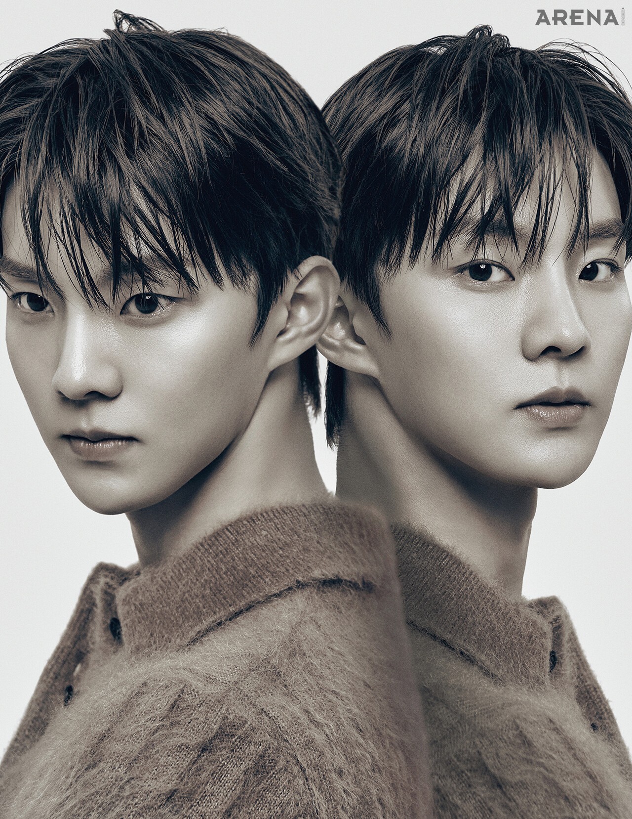 니트 폴로셔츠 펜디 제품.