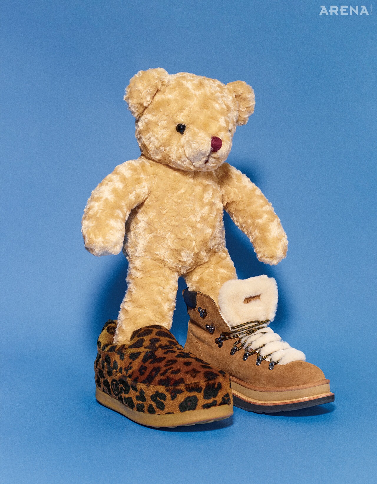 레오퍼드 예티 슬립온 가격미정 루이 비통, 어그 사카이 브라운 레이스업 부츠 가격미정 사카이 제품.