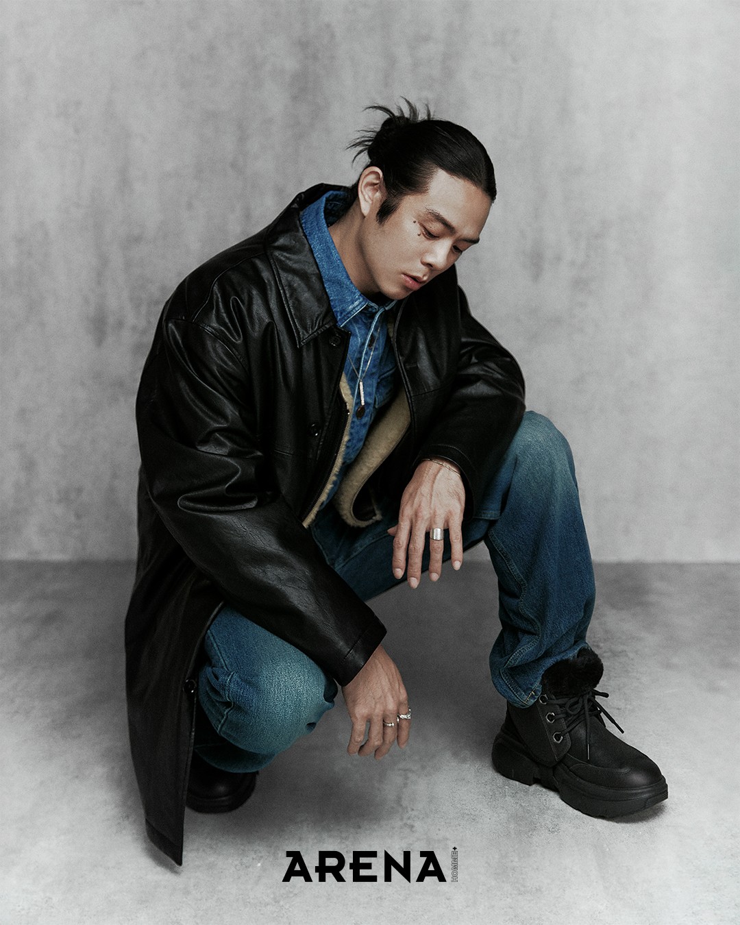  견고한 트레드 라이트 아웃솔을 장착하고, 3-Way로 연출 가능해 기능성과 스타일을 동시에 잡은 블랙 컬러의 JLD 부츠 어그 제품.