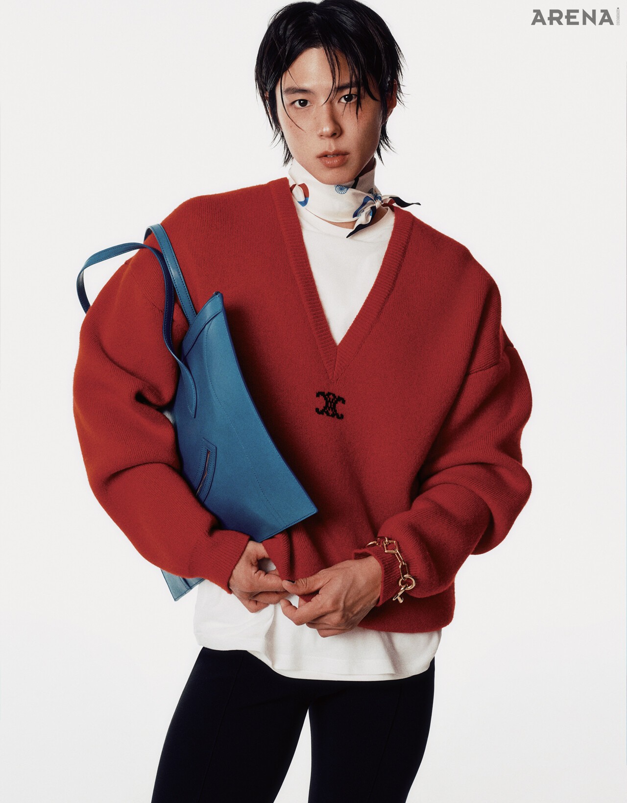 브이넥 스웨터 가격미정·더블 레이어 티셔츠 145만원·메르스팬츠 가격미정·러기지 백 285만원·라발리에르 스카프33만원·구르메트 브레이슬릿 187만원 모두 셀린느 제품.